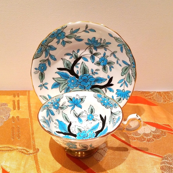 VINTAGE ROYAL CHELSEA BONE CHINA TEA CUP SET - Picture 5 of 12